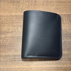 Lululemon more miles wallet